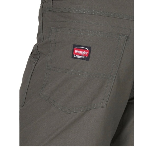 Wrangler Men's Technician Dark Olive Cargo Pants 42x32 New with Tags - Picture 7 of 8